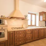 Noina Arka, A Charming With A Pool Surrounded By Nature بيت للعطل Divšići