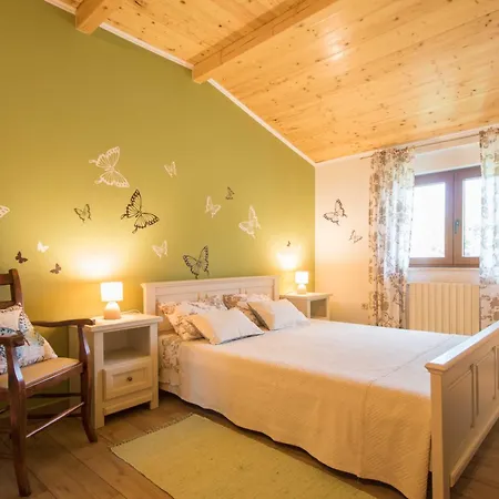 Noina Arka, A Charming With A Pool Surrounded By Nature *