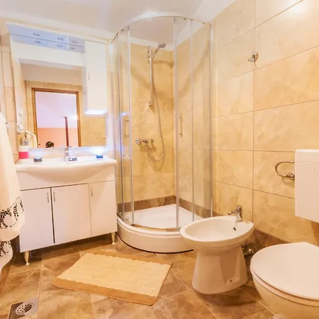 Noina Arka, A Charming With A Pool Surrounded By Nature * Divšići