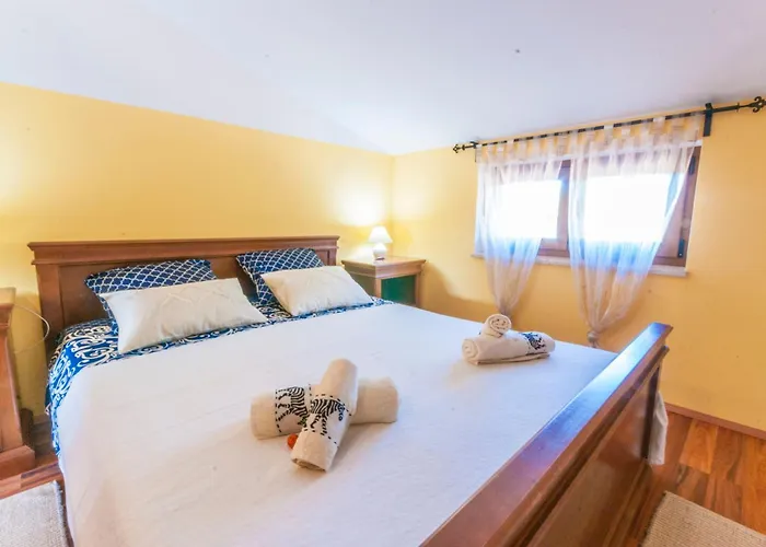 Noina Arka, A Charming With A Pool Surrounded By Nature Dom wakacyjny Divšići
