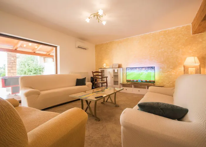 Noina Arka, A Charming With A Pool Surrounded By Nature Dom wakacyjny *