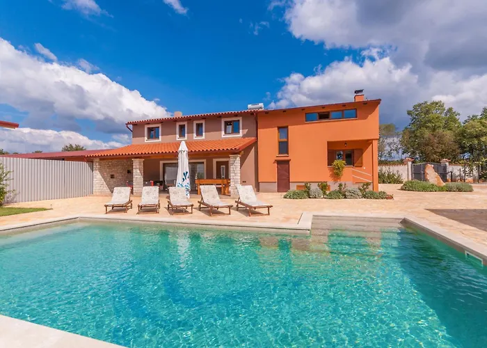 Noina Arka, A Charming With A Pool Surrounded By Nature Divšići