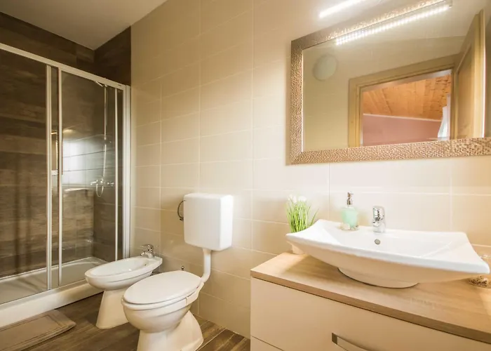 Noina Arka, A Charming With A Pool Surrounded By Nature * Divšići