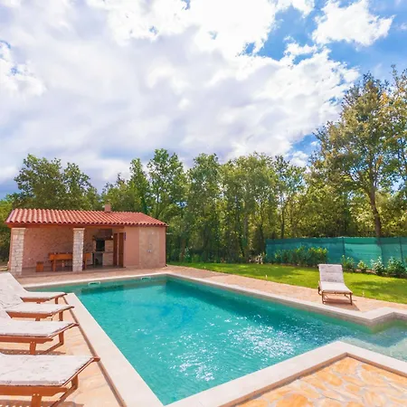 度假居 Noina Arka, A Charming With A Pool Surrounded By Nature Divšići