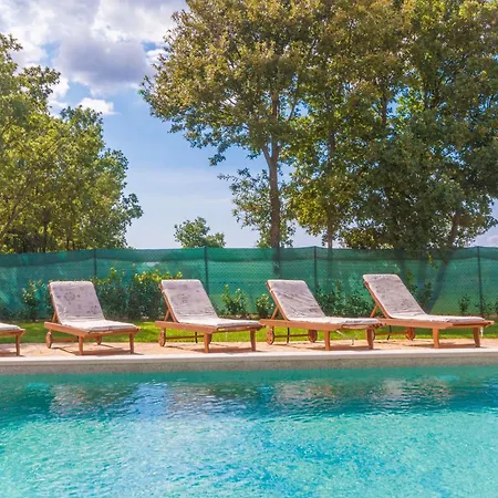 Noina Arka, A Charming With A Pool Surrounded By Nature Nyaraló