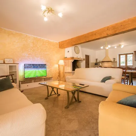 度假居 Noina Arka, A Charming With A Pool Surrounded By Nature *