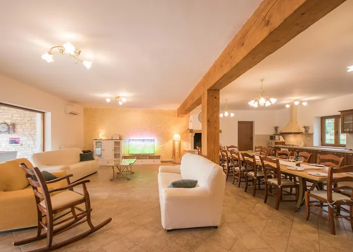 Holiday home Noina Arka, A Charming With A Pool Surrounded By Nature *